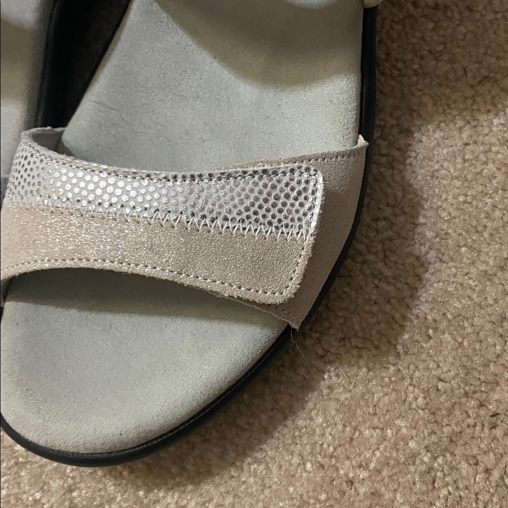 SAS Women's Sandals in Light Beige - Picture 3 of 7
